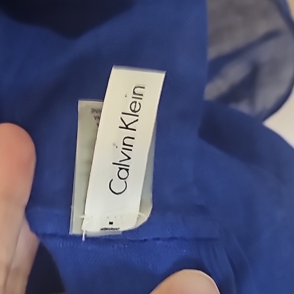 Calvin Klein royal blue infinity scarf 100% acrylic - Picture 5 of 8